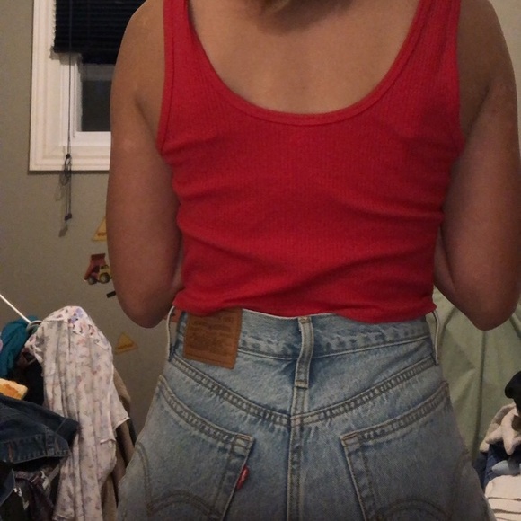 Red garage tank! - Picture 4 of 4